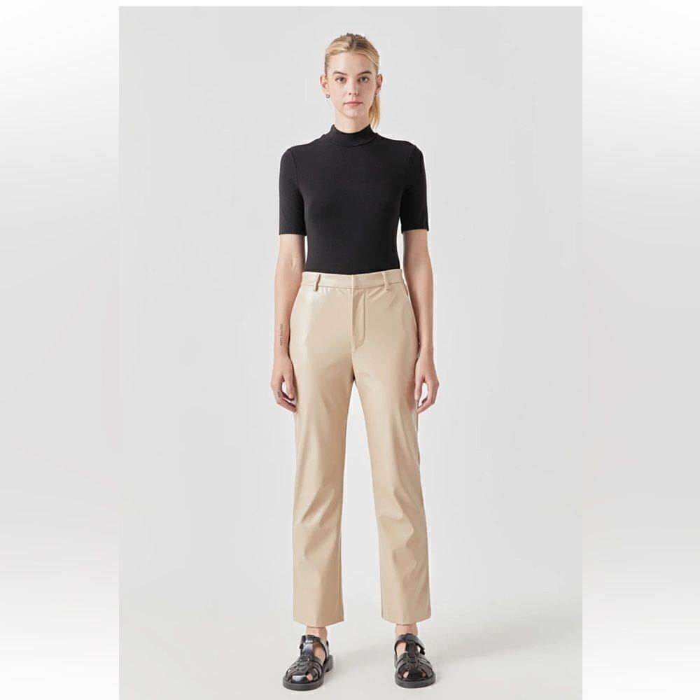 HIGH-WAISTED FAUX LEATHER PANTS✨